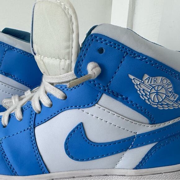 Air Jordan 1 Mid women retro UNC - 554724-106 Sz7 blue white distressed vibe - Picture 2 of 11